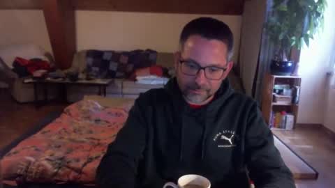 supersquirrel81 online show from March 25, 5:30 pm