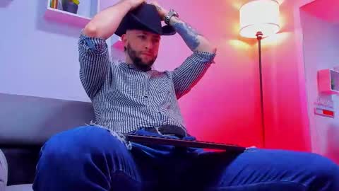 supreme_alpha_ online show from November 18, 3:34 am