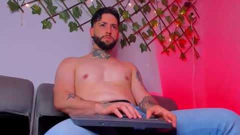 supreme_alpha_ online show from January 8, 3:31 am