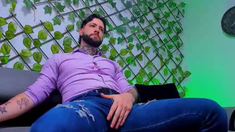 supreme_alpha_ online show from January 16, 4:38 am