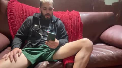 Snapshot of supremelifers chatting on January 10, 7:57 am Stony online show from January 10, 7:57 am