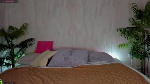 Annie online show from September 19, 11:27 pm