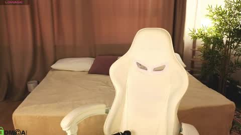 Annie online show from April 9, 2:11 am