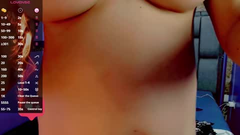 Snapshot of susan_hicks chatting on March 3, 6:55 pm S U S A N A online show from March 3, 6:55 pm