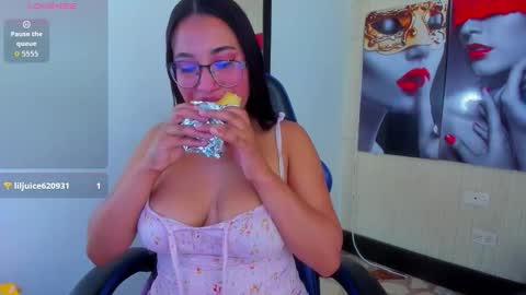 Snapshot of susan_moore29 chatting on November 20, 8:19 pm susan online show from November 20, 8:19 pm