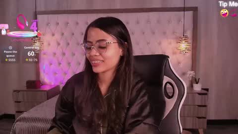 susan_voltaire online show from June 2, 12:29 pm