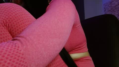 Snapshot of susana_hank chatting on February 13, 11:26 pm susana online show from February 13, 11:26 pm