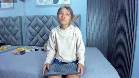 susana_sanchezz online show from February 15, 12:14 pm
