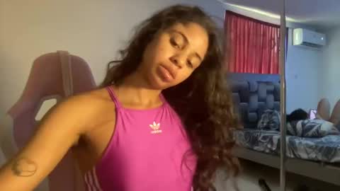 Snapshot of susandolls_ chatting on February 1, 7:34 pm susan online show from February 1, 7:34 pm