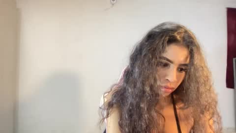 Snapshot of susandolls_ chatting on February 4, 12:19 am susan online show from February 4, 12:19 am