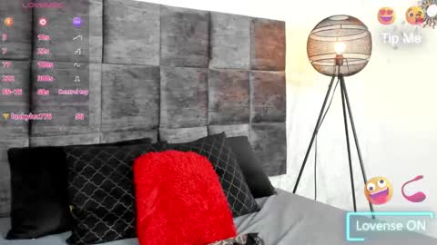 Snapshot of susanjacobs chatting on February 12, 11:51 pm Susan online show from February 12, 11:51 pm