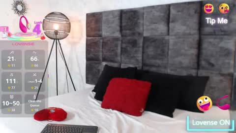 Snapshot of susanjacobs chatting on October 7, 9:45 pm Susan online show from October 7, 9:45 pm