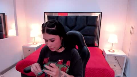 susanvilla online show from November 13, 7:46 pm