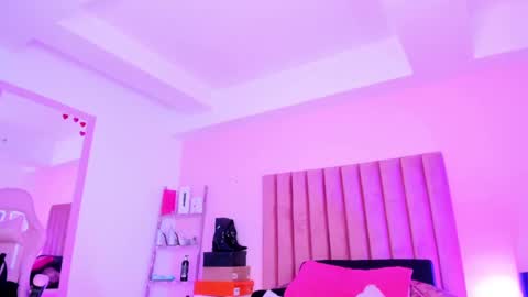 Snapshot of sussan_nicolle1 chatting on September 27, 12:32 pm Sussan Nicole online show from September 27, 12:32 pm