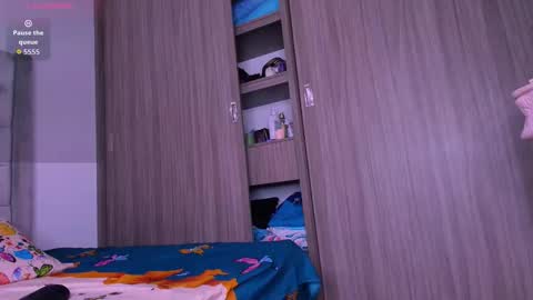 Snapshot of sussidream chatting on December 4, 1:04 am Andrea online show from December 4, 1:04 am