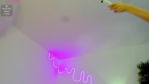 S U S Y online show from September 12, 8:42 pm