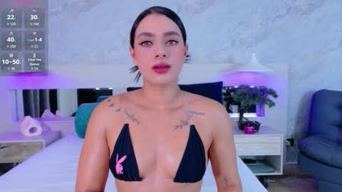 Snapshot of suzan_jane chatting on December 2, 11:23 pm Susan online show from December 2, 11:23 pm