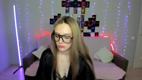 Suzie q online show from December 20, 9:49 am