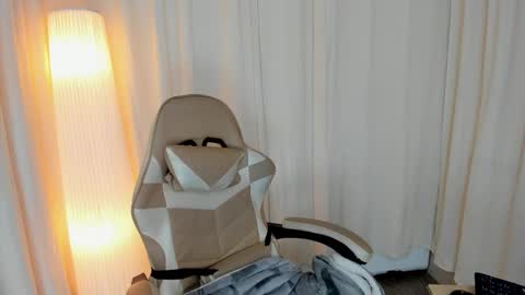 suzu_wolf online show from October 16, 6:36 am