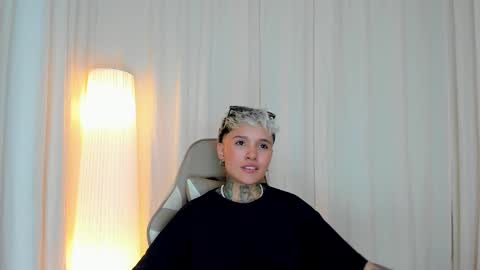 suzu_wolf online show from October 21, 5:19 am