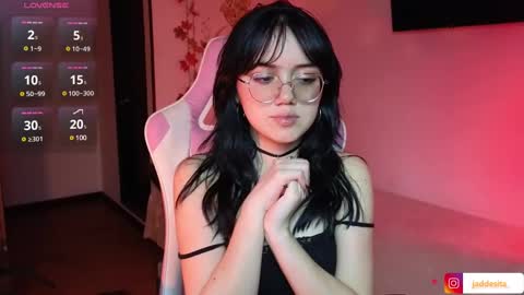 Snapshot of suzumi_ chatting on December 3, 8:16 am Jadde online show from December 3, 8:16 am