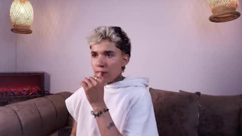 suzuwolf_dim online show from November 11, 6:57 am