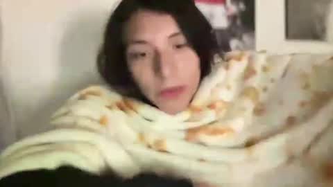 Snapshot of suzyishellawet chatting on October 21, 4:13 am Suzy online show from October 21, 4:13 am