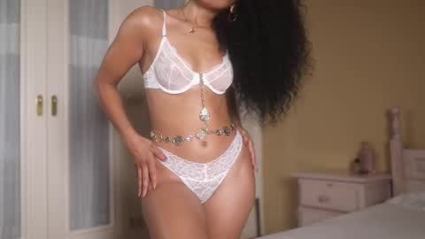 Snapshot of suzysuza chatting on September 15, 3:12 pm suzysuza online show from September 15, 3:12 pm