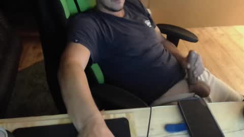 Snapshot of swaicy1990 chatting on October 18, 11:16 pm swaicy1990 online show from October 18, 11:16 pm