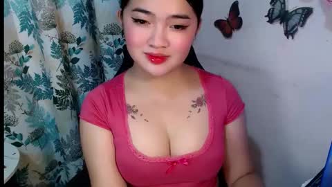 Snapshot of swallow_cummersx chatting on December 3, 11:19 am Jasmine online show from December 3, 11:19 am