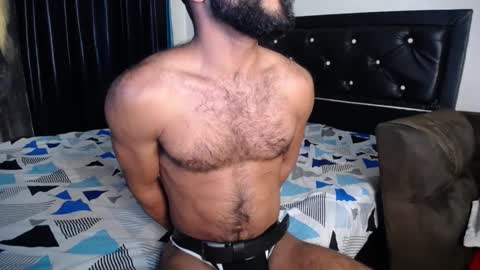 Snapshot of sweatyhairypig1 chatting on January 8, 1:42 am joel bliss online show from January 8, 1:42 am