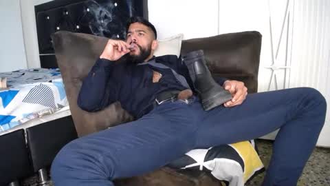 Snapshot of sweatyhairypig1 chatting on January 29, 11:56 pm joel bliss online show from January 29, 11:56 pm