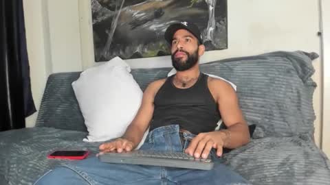 Snapshot of sweatyhairypig1 chatting on October 5, 6:12 am joel bliss online show from October 5, 6:12 am