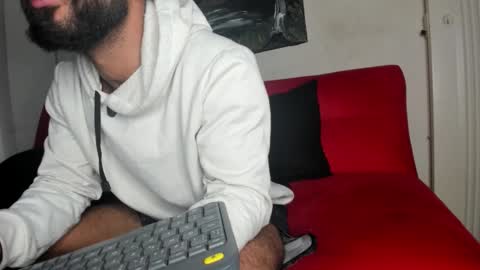 Snapshot of sweatyhairypig1 chatting on November 19, 11:05 pm joel bliss online show from November 19, 11:05 pm