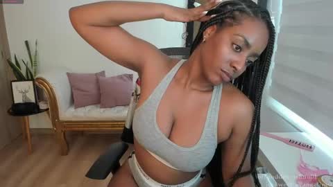 Snapshot of sweer_oshun chatting on December 10, 7:00 pm Evangeline online show from December 10, 7:00 pm