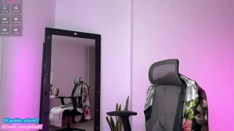 Snapshot of sweer_oshun chatting on September 21, 3:24 pm Evangeline online show from September 21, 3:24 pm