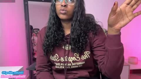 Snapshot of sweer_oshun chatting on September 30, 7:30 pm Evangeline online show from September 30, 7:30 pm