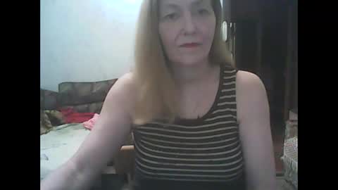 Snapshot of sweet4blonde67 chatting on September 11, 11:43 am sweet4blonde67 online show from September 11, 11:43 am