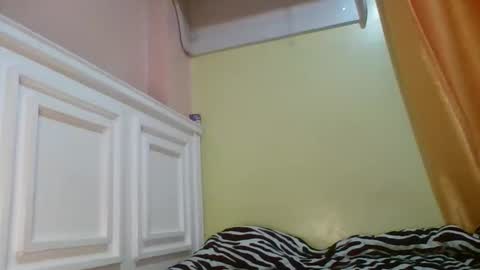 sweet52537 online show from February 23, 9:45 pm