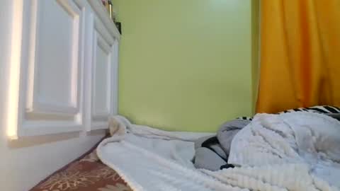 sweet52537 online show from April 19, 6:10 pm