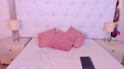 Snapshot of sweet__abbey chatting on November 12, 2:34 am Abby online show from November 12, 2:34 am