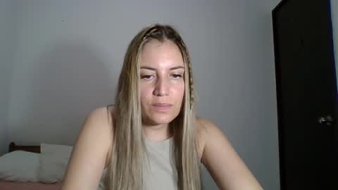 Snapshot of sweet__alana chatting on December 14, 12:44 am Sweet alana online show from December 14, 12:44 am