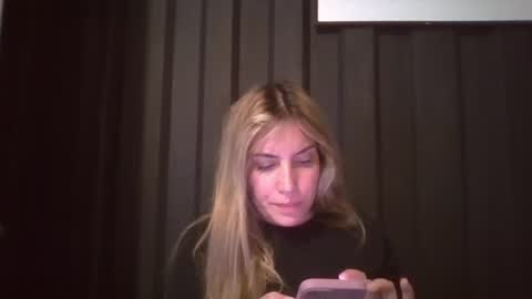 Snapshot of sweet__alana chatting on October 6, 1:03 am Sweet alana online show from October 6, 1:03 am