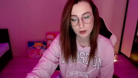 Snapshot of sweet_alica15 chatting on February 18, 6:15 pm Alice online show from February 18, 6:15 pm