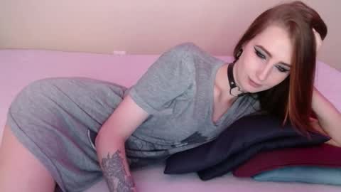 Snapshot of sweet_alica15 chatting on October 28, 7:27 pm Alice online show from October 28, 7:27 pm