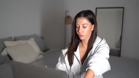 Snapshot of sweet_and_honest chatting on October 31, 9:49 pm Dorothea online show from October 31, 9:49 pm