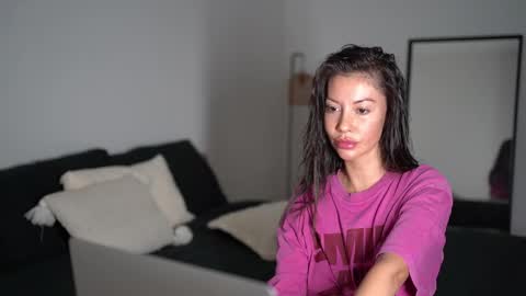 Snapshot of sweet_and_honest chatting on November 10, 9:25 pm Dorothea online show from November 10, 9:25 pm