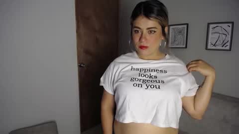 Snapshot of sweet_bella_valery_ chatting on November 29, 8:45 pm Bella Valery online show from November 29, 8:45 pm