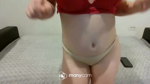 Snapshot of sweet_bluegirl chatting on February 17, 10:47 pm Sweet bluegirl online show from February 17, 10:47 pm