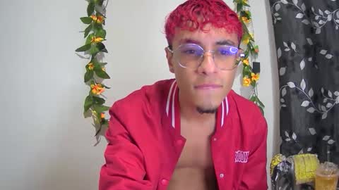 sweet_boy2224 online show from November 13, 1:37 am